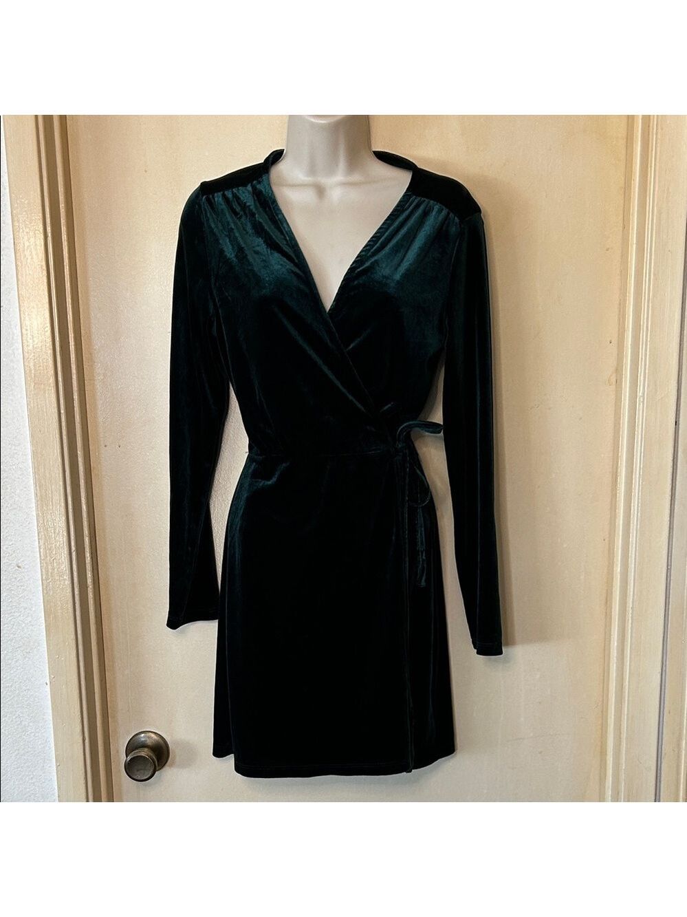 Jeuvre Emerald Green Velvet Wrap Dress size M